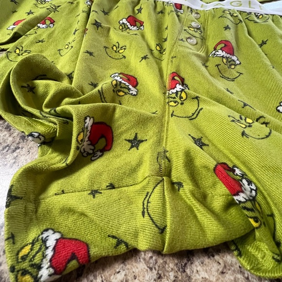 NEW American Eagle Outfitters women’s Grinch Christmas Pajama Set - Picture 9 of 9